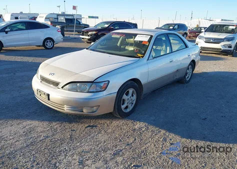 1998 Lexus Es 300 из США, поврежденный, VIN JT8BF28G2W0111306
